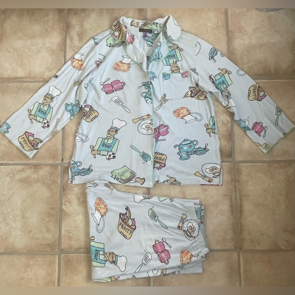 Vintage Stan Herman 2 piece button up long sleeve, capri pants pajama set; L